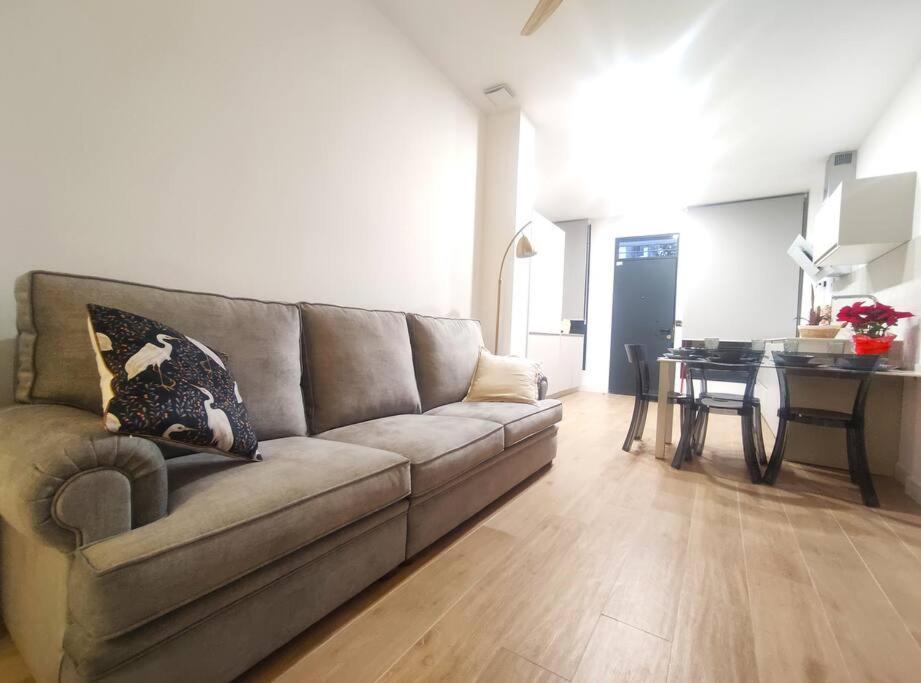 Oasis Suites Fernando IV Севиля Екстериор снимка